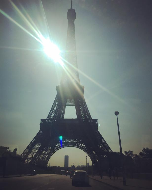 شقة Eiffel Tower Champs De Mars باريس المظهر الخارجي الصورة